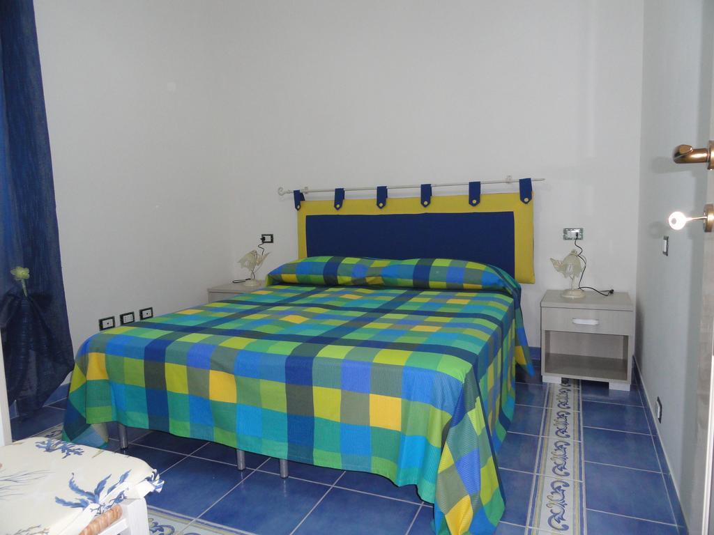 Chiaia Apartments بونسا الغرفة الصورة