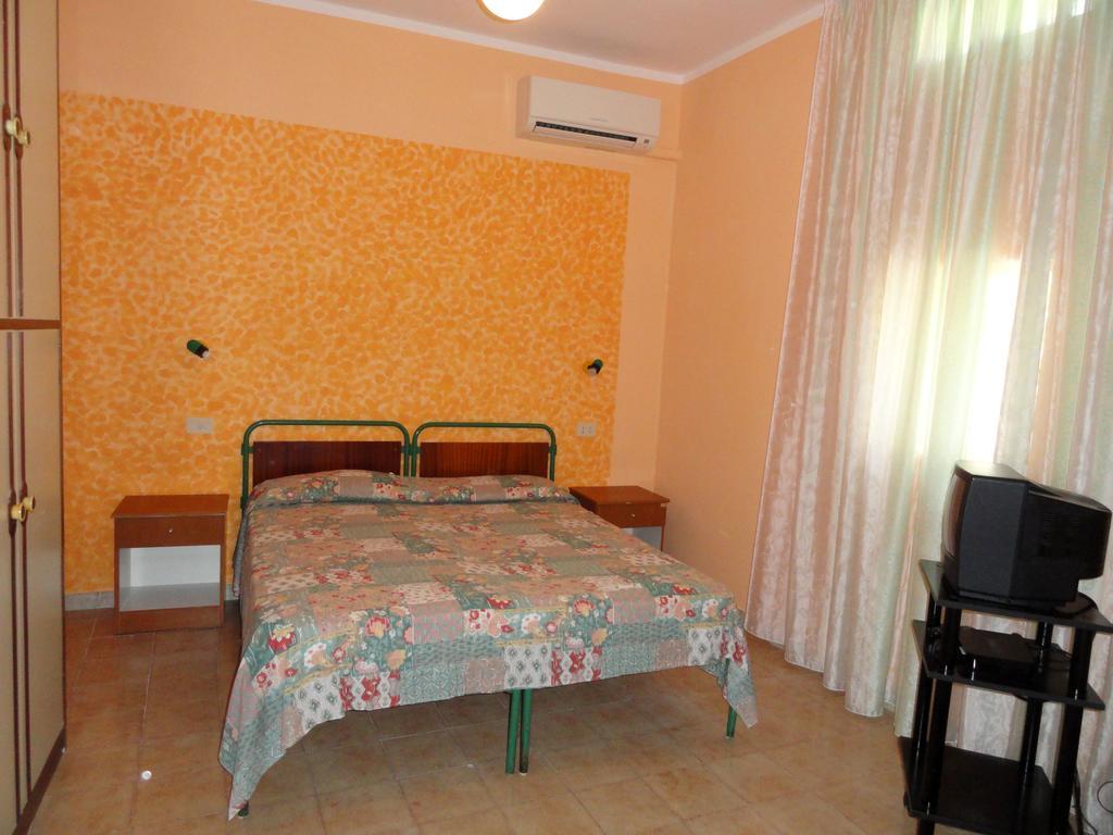 Chiaia Apartments بونسا الغرفة الصورة