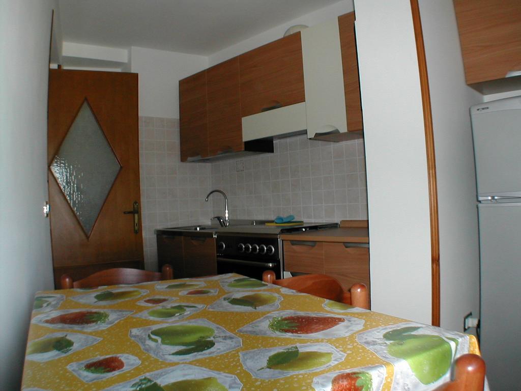 Chiaia Apartments بونسا الغرفة الصورة